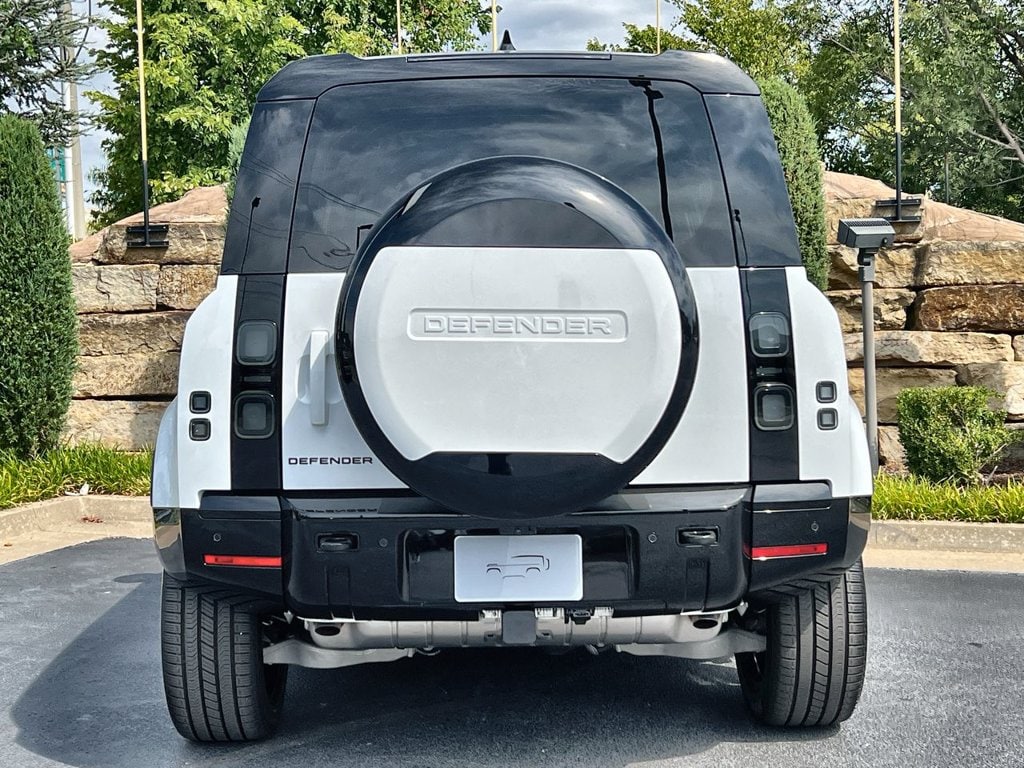 Used 2026 Land Rover Defender 110 X-Dynamic SE SUV