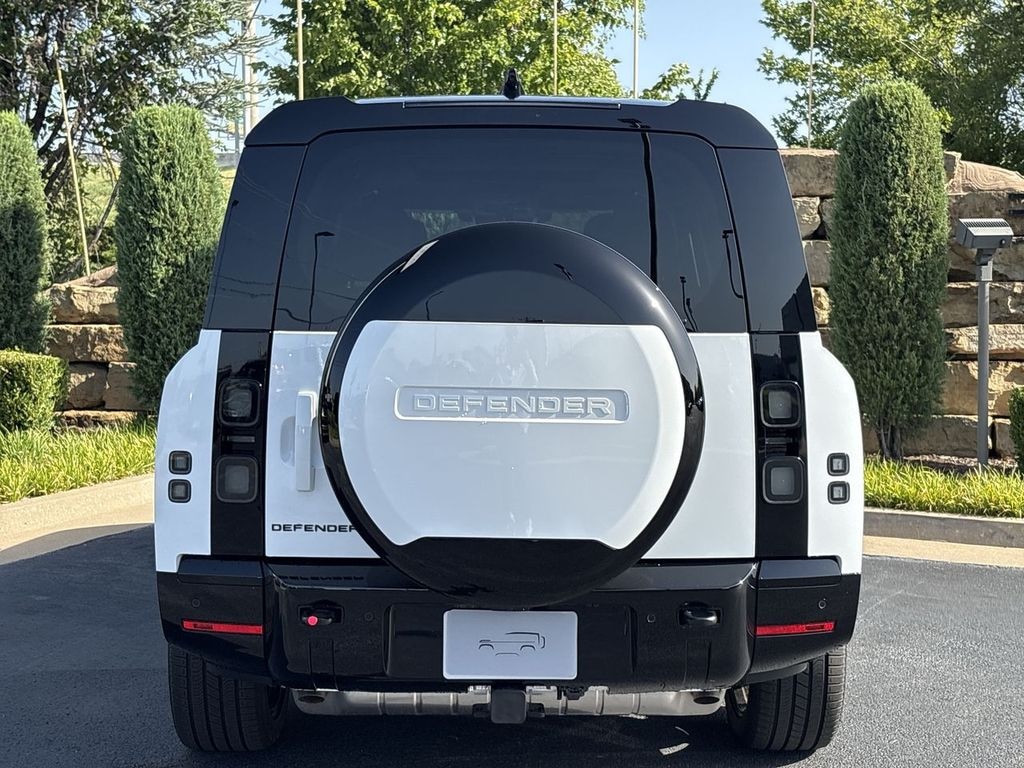 New 2026 Land Rover Defender 130 400PS X-Dynamic SE SUV