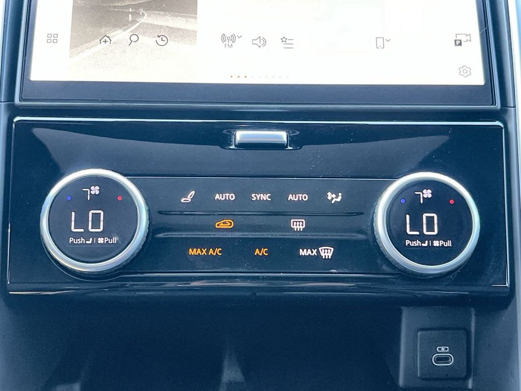 2025 Land Rover Discovery Metropolitan Edition - Photo 27