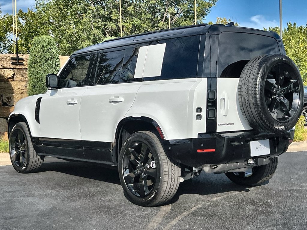 Used 2026 Land Rover Defender 110 X-Dynamic SE SUV