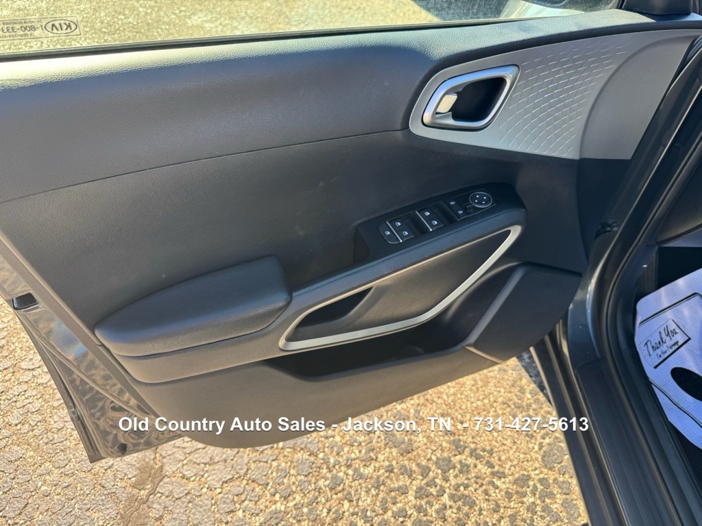 2021 Kia Soul LX - Photo 20