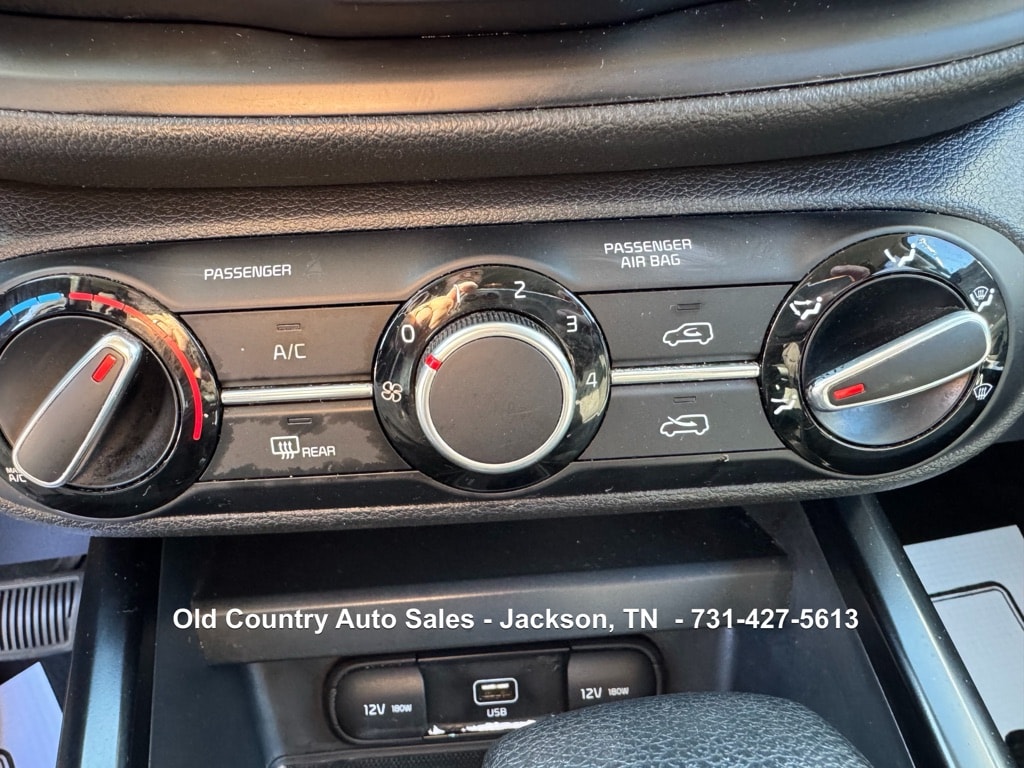 2021 Kia Soul LX - Photo 26