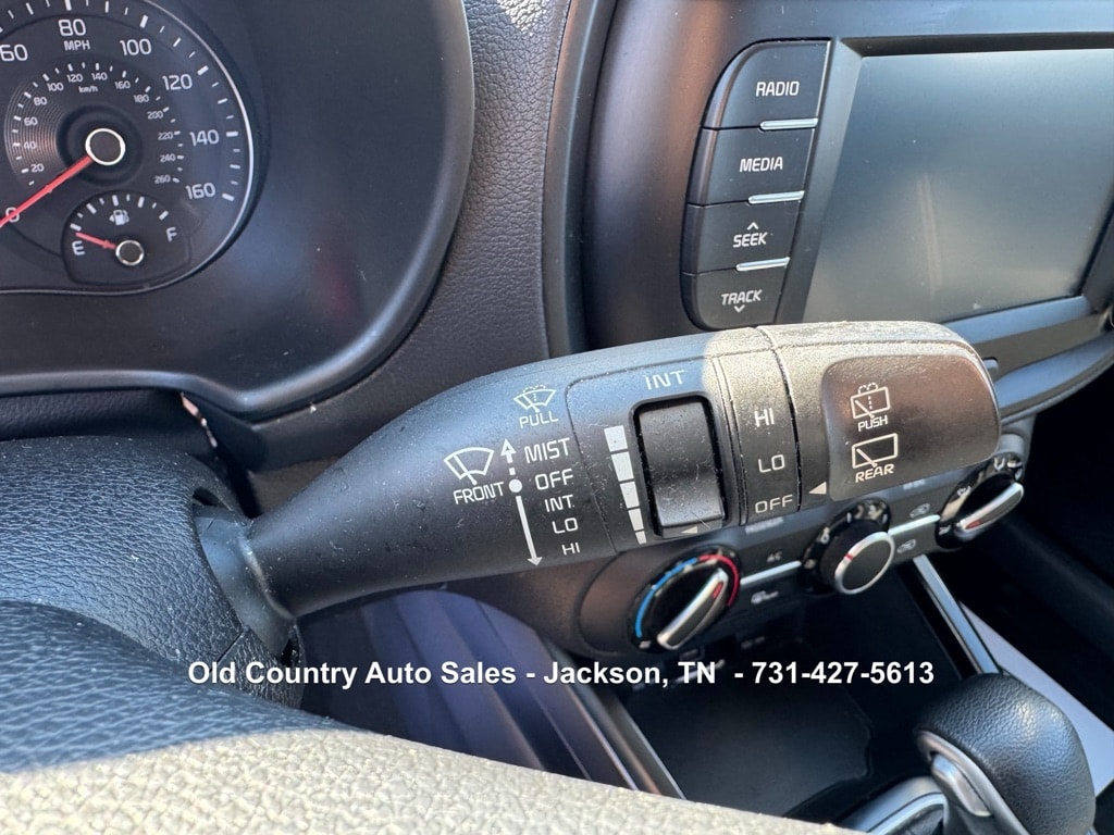 2021 Kia Soul LX - Photo 32