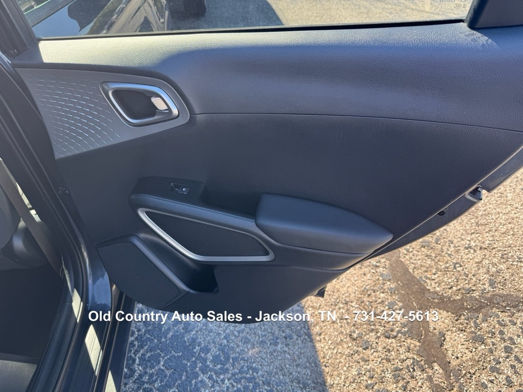 2021 Kia Soul LX - Photo 9