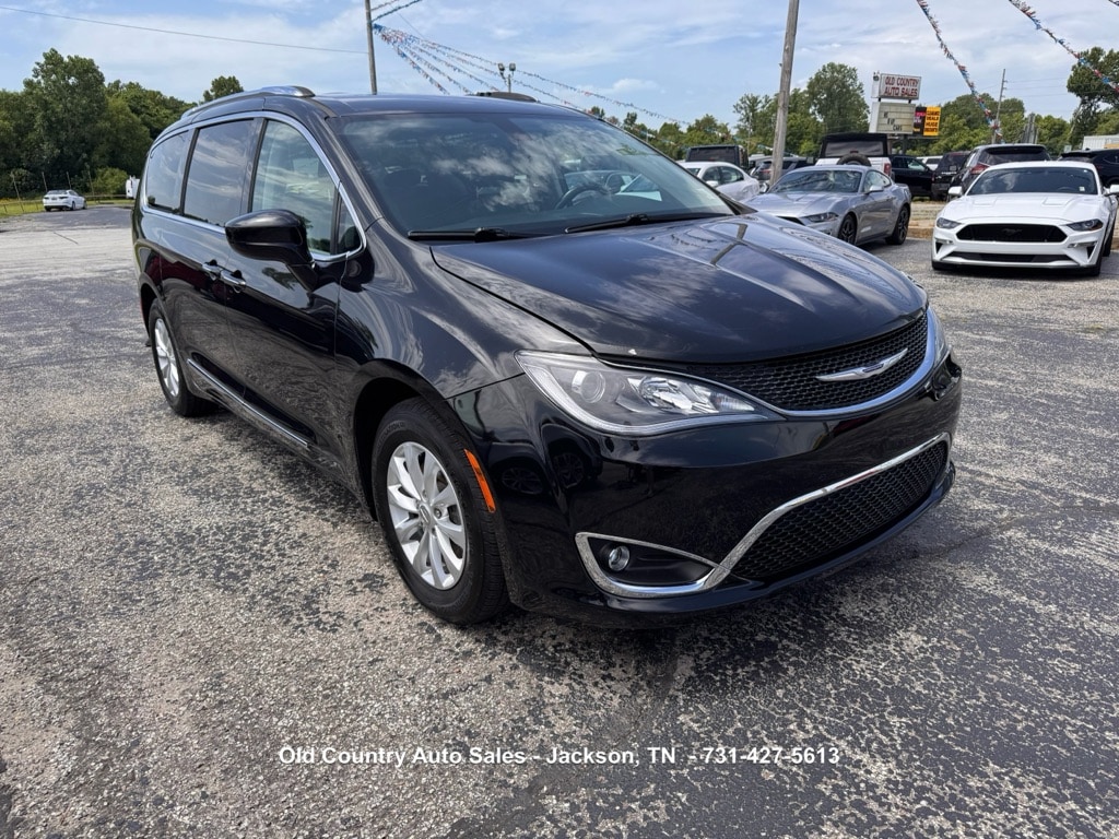 Used 2019 Chrysler Pacifica Touring L Van