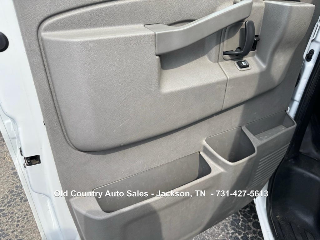 2020 GMC Savana Cargo Work Van - Photo 19