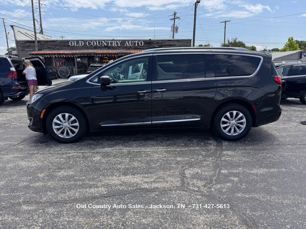 Used 2019 Chrysler Pacifica Touring L Van