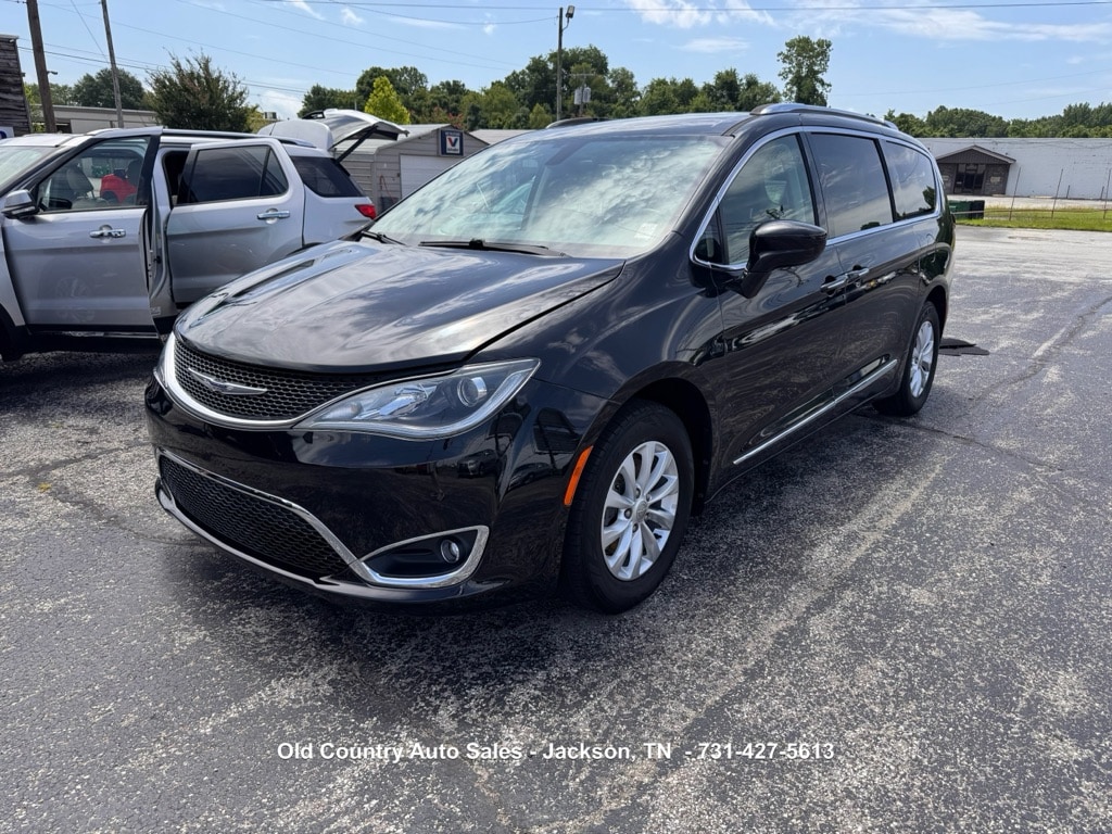 Used 2019 Chrysler Pacifica Touring L Van