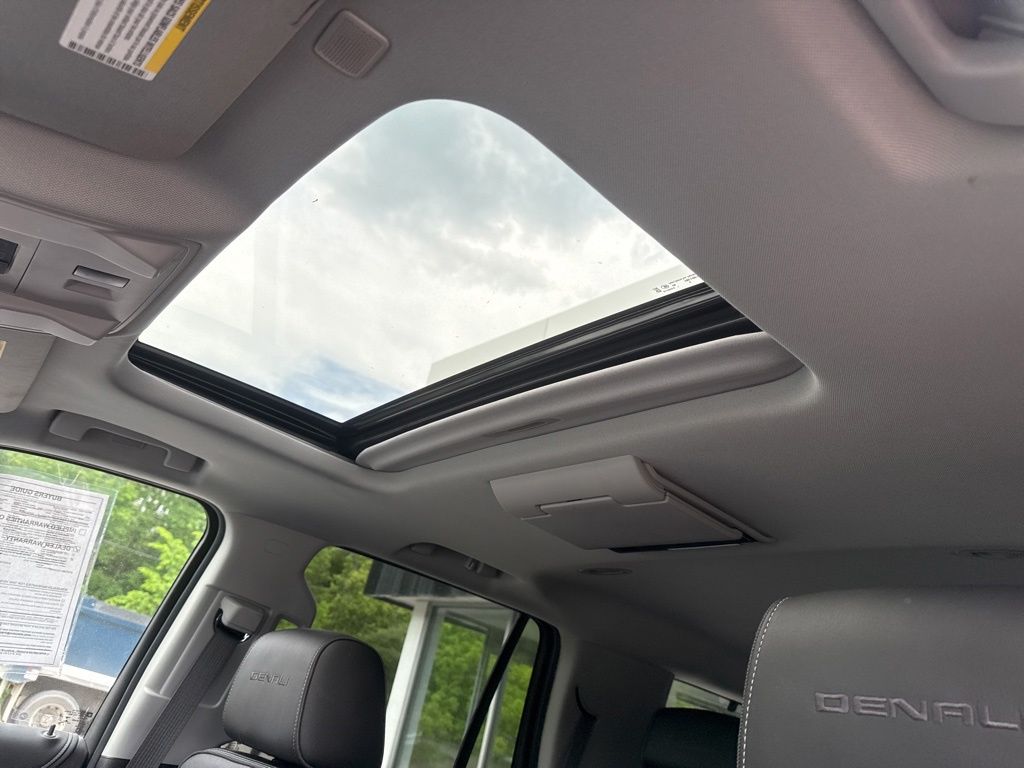 2020 GMC Yukon Denali - Photo 23