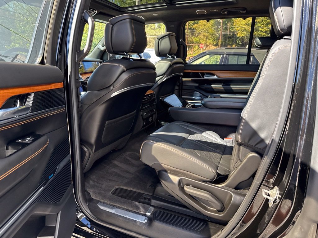 2022 Jeep Grand Wagoneer Series III - Photo 20