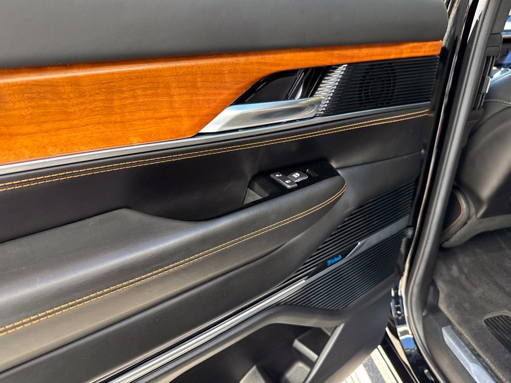 2022 Jeep Grand Wagoneer Series III - Photo 25