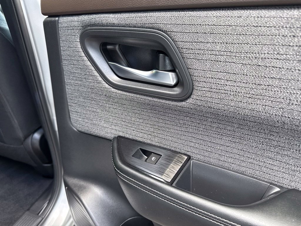 2023 Nissan Rogue SV - Photo 29