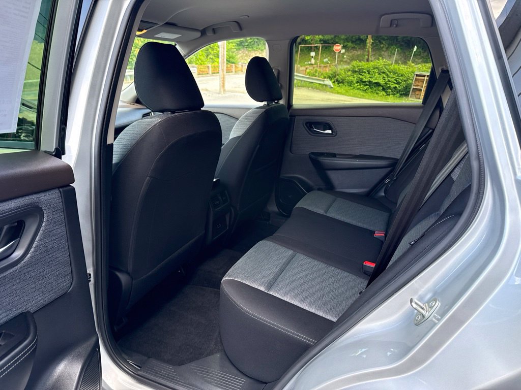 2023 Nissan Rogue SV - Photo 21