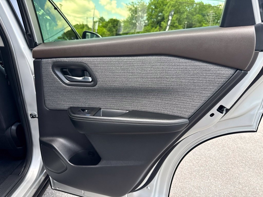 2023 Nissan Rogue SV - Photo 28