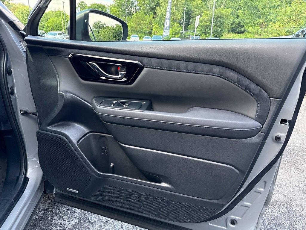 2025 Subaru Forester Limited - Photo 32