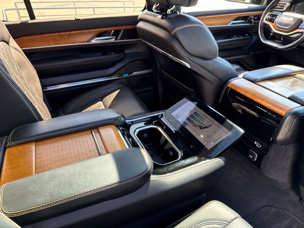 2022 Jeep Grand Wagoneer Series III - Photo 29