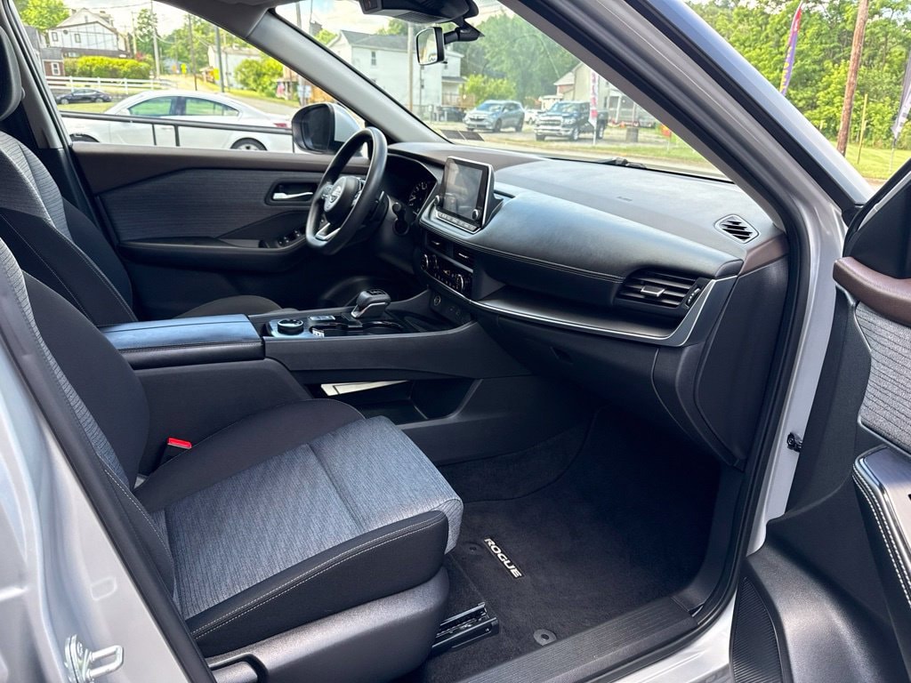 2023 Nissan Rogue SV - Photo 30