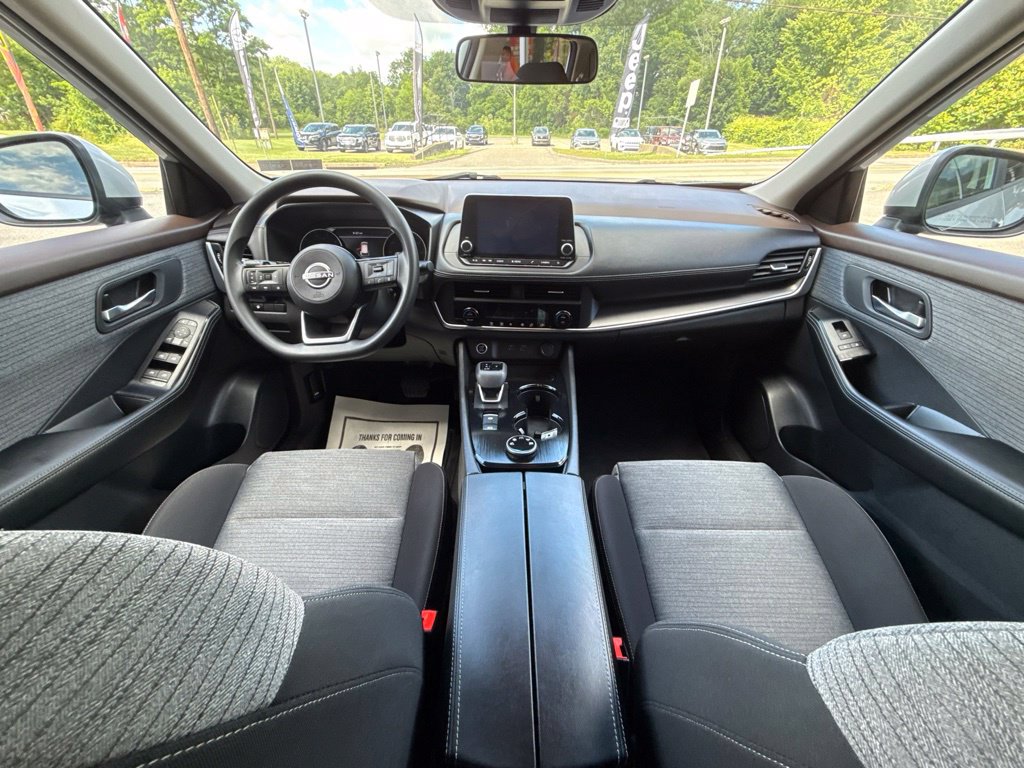 2023 Nissan Rogue SV - Photo 12