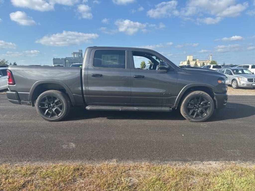 New 2026 Ram 1500 LARAMIE CREW CAB 4X4 5'7 BOX Pickup