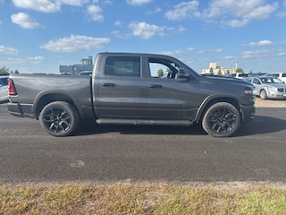2026 Ram 1500 LARAMIE CREW CAB 4X4 5'7 BOX Pickup