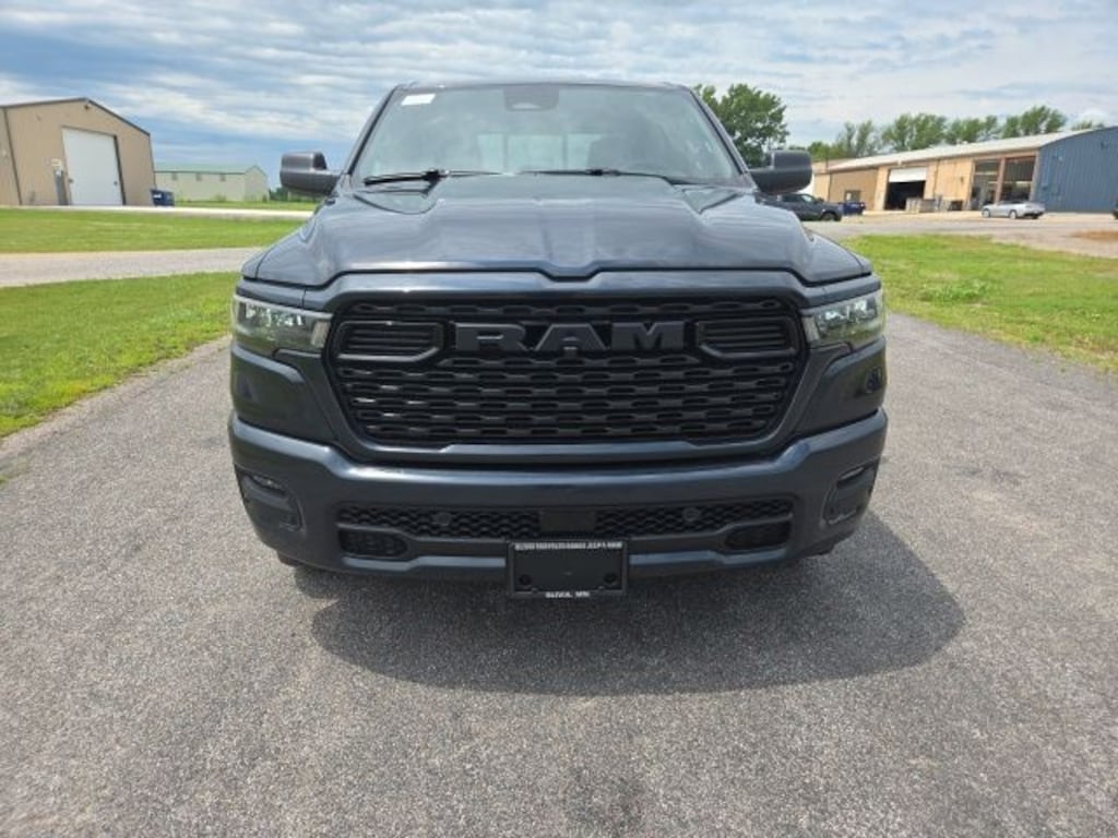 New 2026 Ram 1500 EXPRESS CREW CAB 4X4 5'7 BOX Pickup