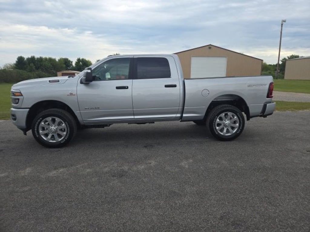 New 2027 Ram 3500 BIG HORN CREW CAB 4X4 6'4 BOX Pickup