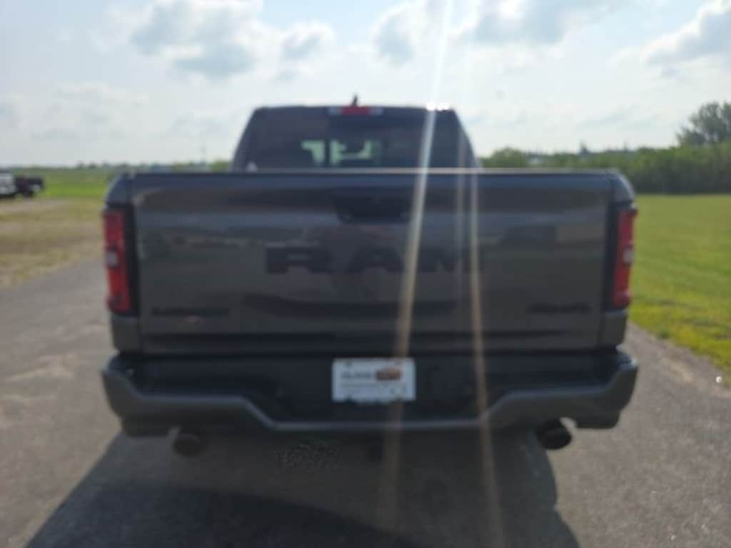 New 2026 Ram 1500 LARAMIE CREW CAB 4X4 5'7 BOX Pickup