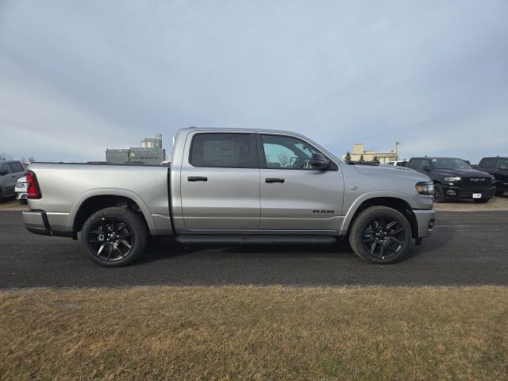 New 2026 Ram 1500 LARAMIE CREW CAB 4X4 5'7 BOX Pickup