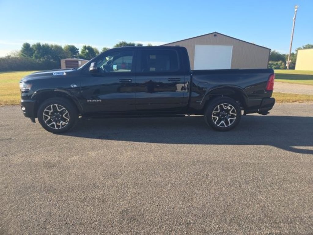 New 2027 Ram 1500 LARAMIE CREW CAB 4X4 5'7 BOX Pickup
