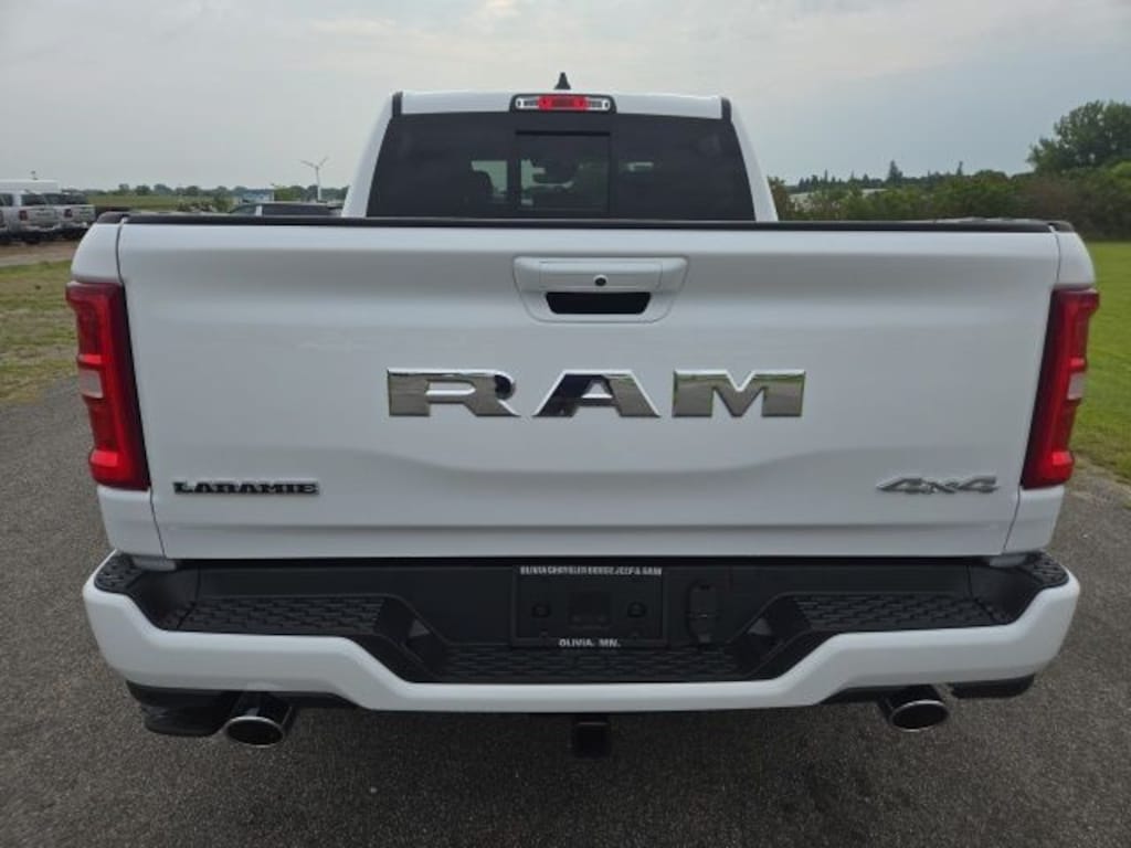 New 2026 Ram 1500 LARAMIE CREW CAB 4X4 5'7 BOX Pickup