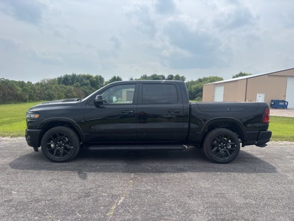 New 2026 Ram 1500 LARAMIE CREW CAB 4X4 5'7 BOX Pickup