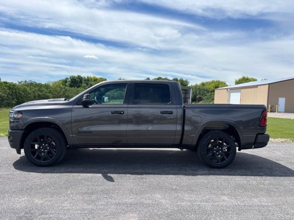 New 2026 Ram 1500 LARAMIE CREW CAB 4X4 5'7 BOX Pickup