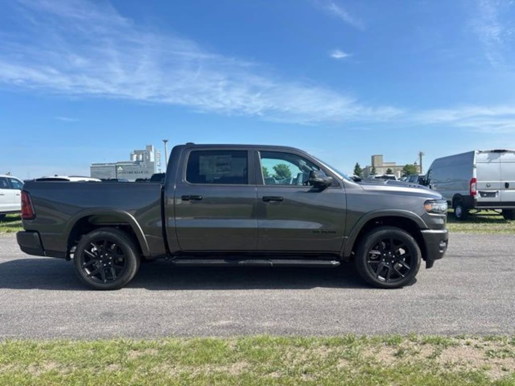 New 2026 Ram 1500 LARAMIE CREW CAB 4X4 5'7 BOX Pickup