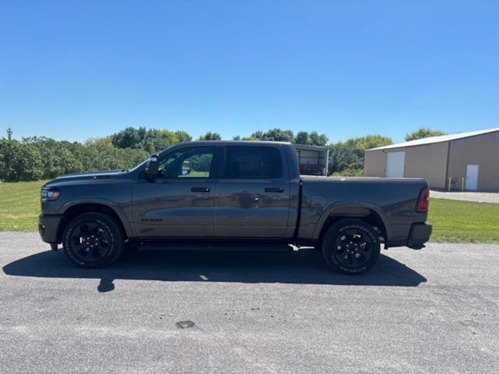 New 2026 Ram 1500 LONE STAR CREW CAB 4X4 5'7 BOX Pickup