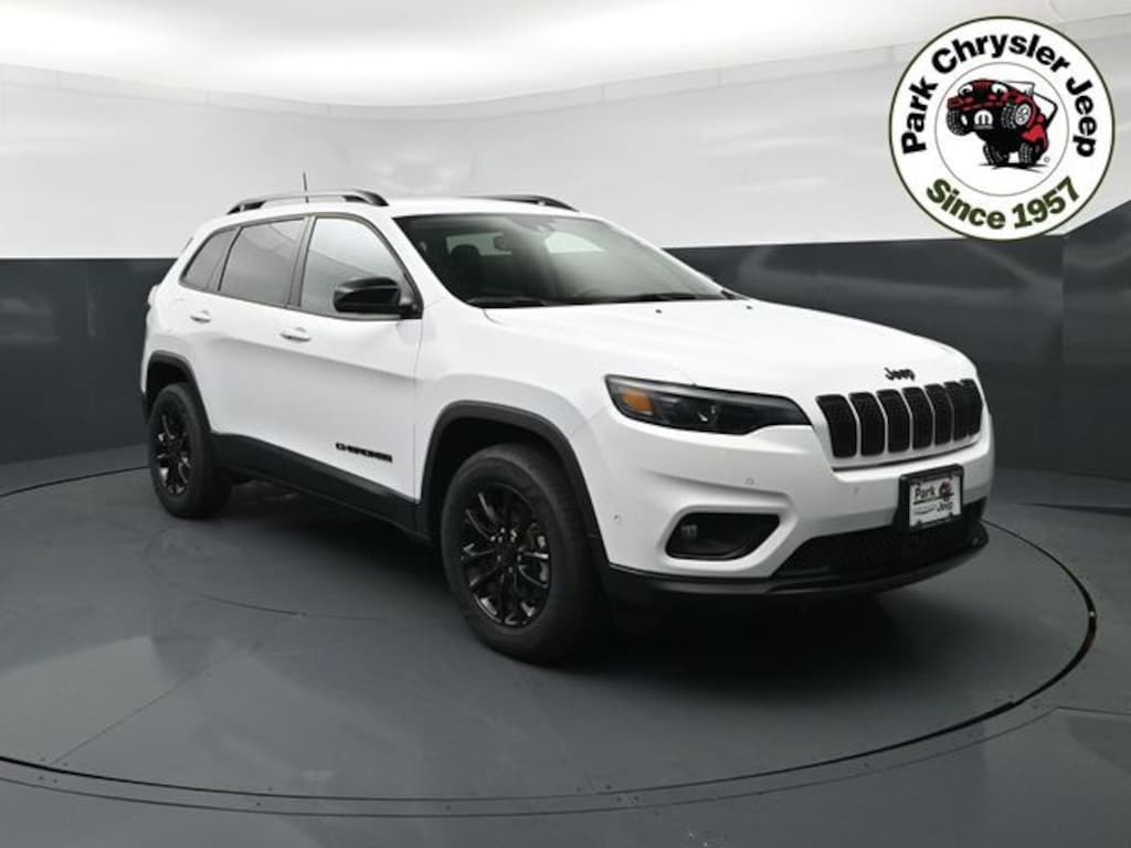 Used 2023 Jeep Cherokee Altitude Lux SUV