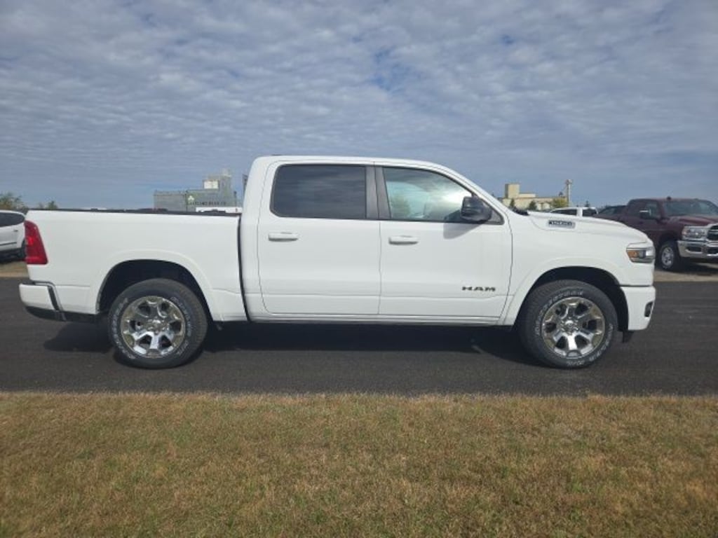 New 2026 Ram 1500 BIG HORN CREW CAB 4X4 5'7 BOX Pickup