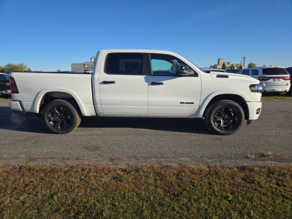 New 2027 Ram 1500 BIG HORN CREW CAB 4X4 5'7 BOX Pickup