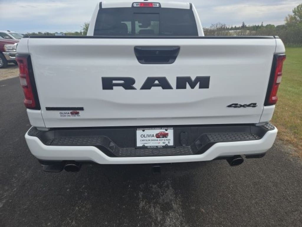 New 2026 Ram 1500 BIG HORN CREW CAB 4X4 5'7 BOX Pickup