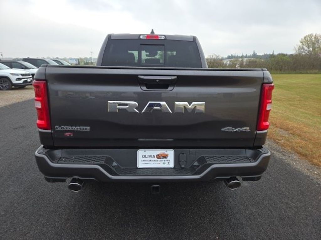 New 2026 Ram 1500 LARAMIE CREW CAB 4X4 5'7 BOX Pickup