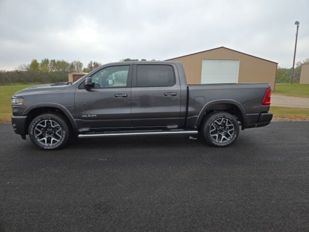 New 2026 Ram 1500 LARAMIE CREW CAB 4X4 5'7 BOX Pickup