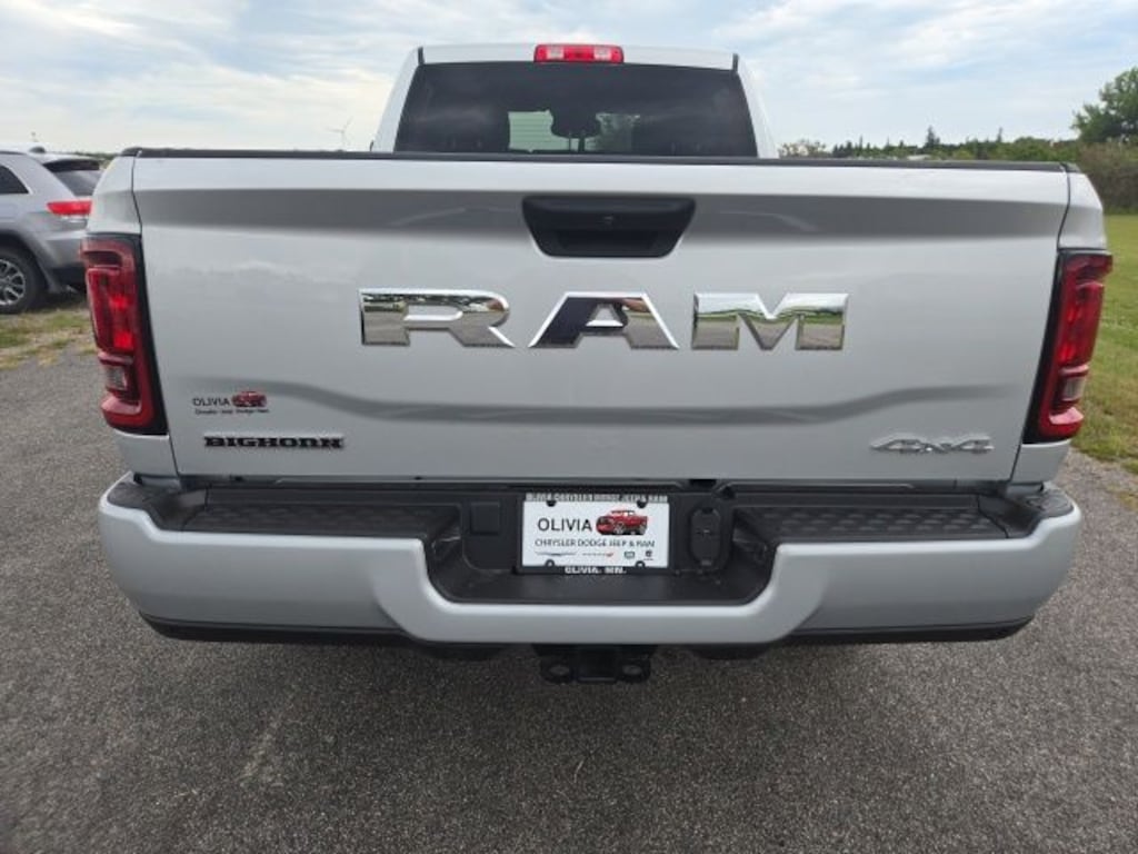 New 2027 Ram 3500 BIG HORN CREW CAB 4X4 6'4 BOX Pickup