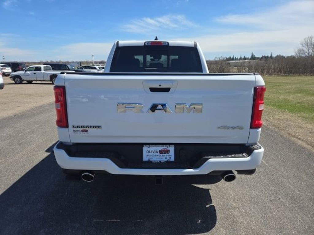 New 2026 Ram 1500 LARAMIE CREW CAB 4X4 5'7 BOX Pickup