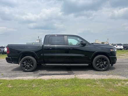 2026 Ram 1500 LARAMIE CREW CAB 4X4 5'7 BOX Pickup