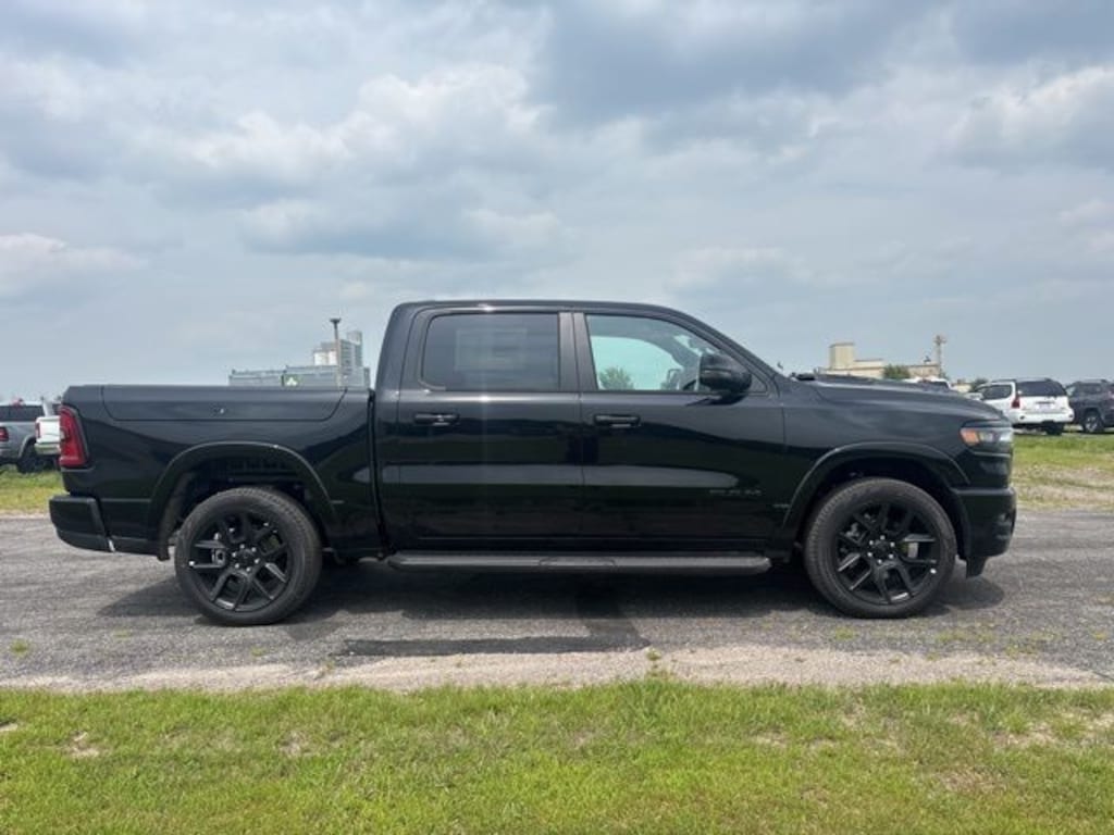 New 2026 Ram 1500 LARAMIE CREW CAB 4X4 5'7 BOX Pickup