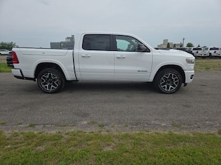 2026 Ram 1500 LARAMIE CREW CAB 4X4 5'7 BOX Pickup