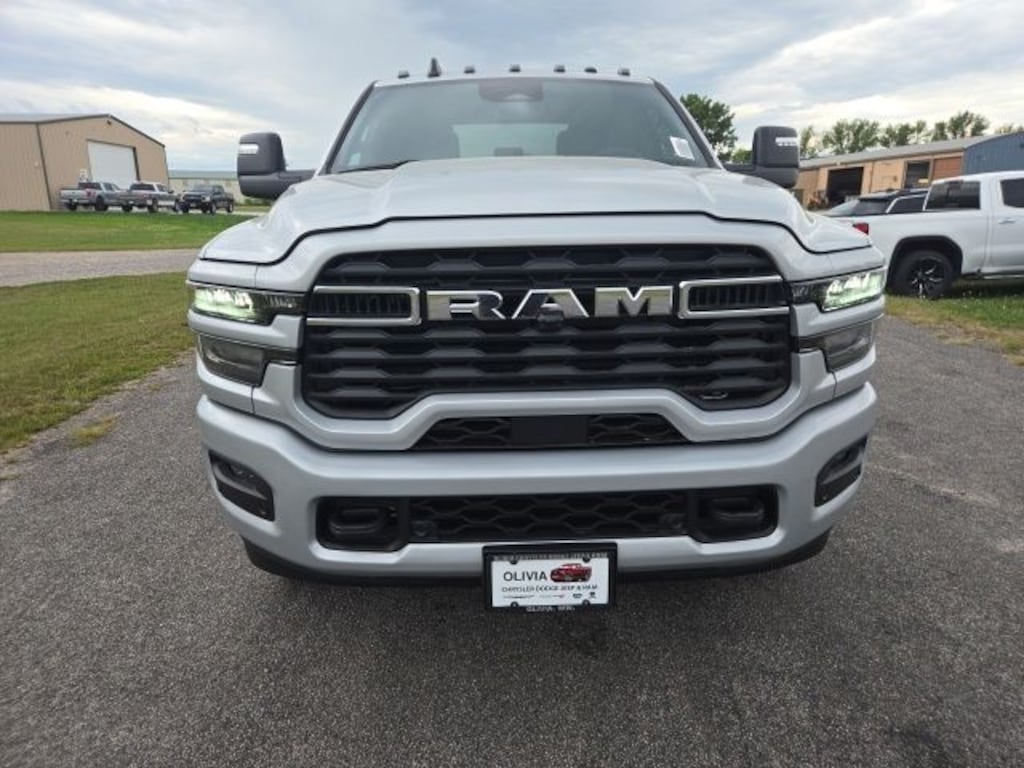 New 2027 Ram 3500 BIG HORN CREW CAB 4X4 6'4 BOX Pickup