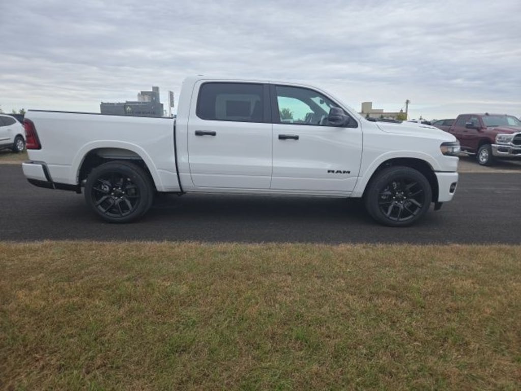 New 2026 Ram 1500 LARAMIE CREW CAB 4X4 5'7 BOX Pickup
