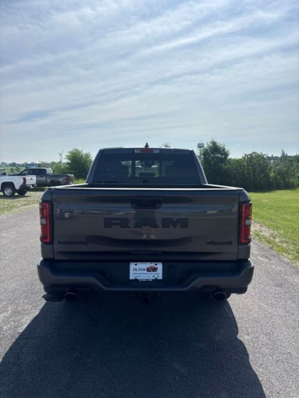New 2026 Ram 1500 LARAMIE CREW CAB 4X4 5'7 BOX Pickup