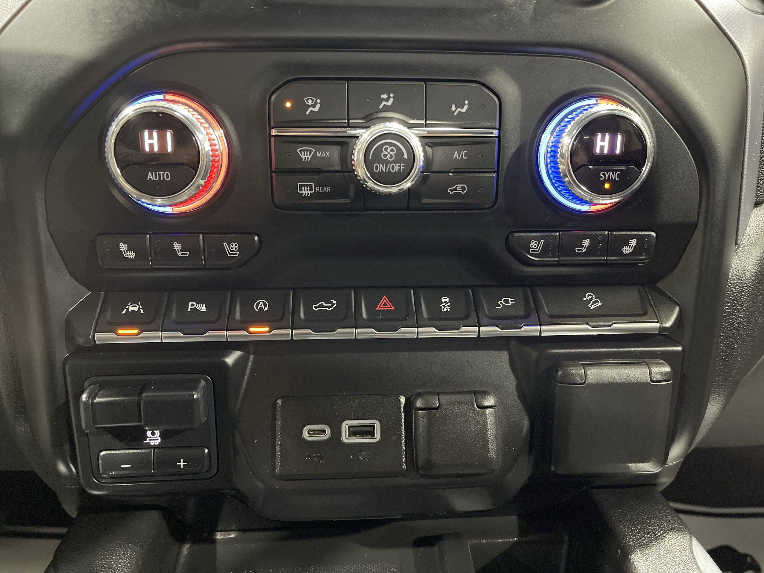 2020 GMC Sierra 1500 SLT - Photo 24