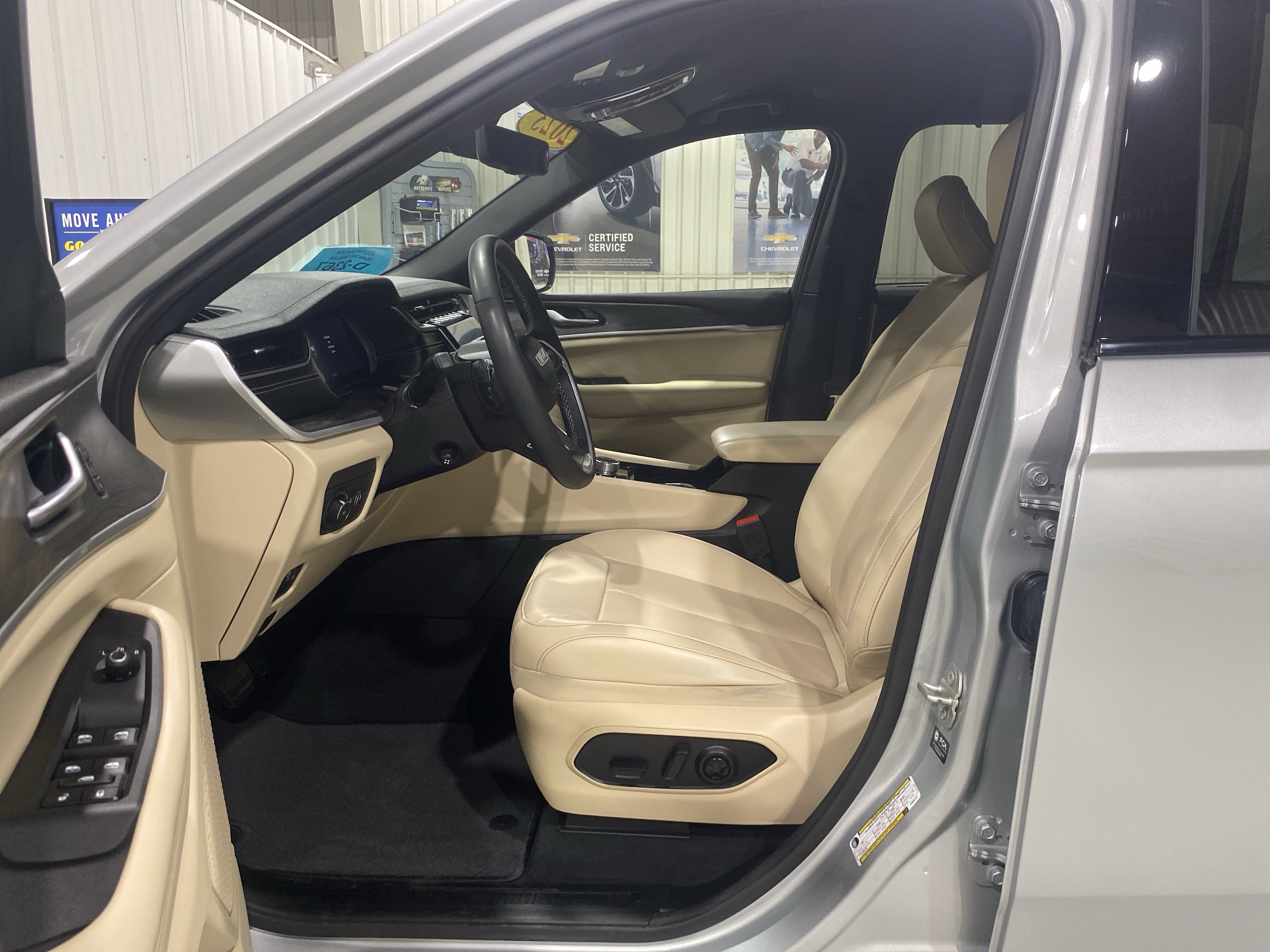 Used 2023 Jeep Grand Cherokee L Limited